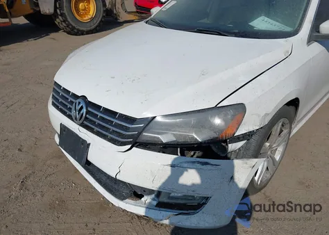 2013 Volkswagen Passat 3.6L V6 Sel Premium z USA, uszkodzony, nr VIN 1VWCM7A37DC024641